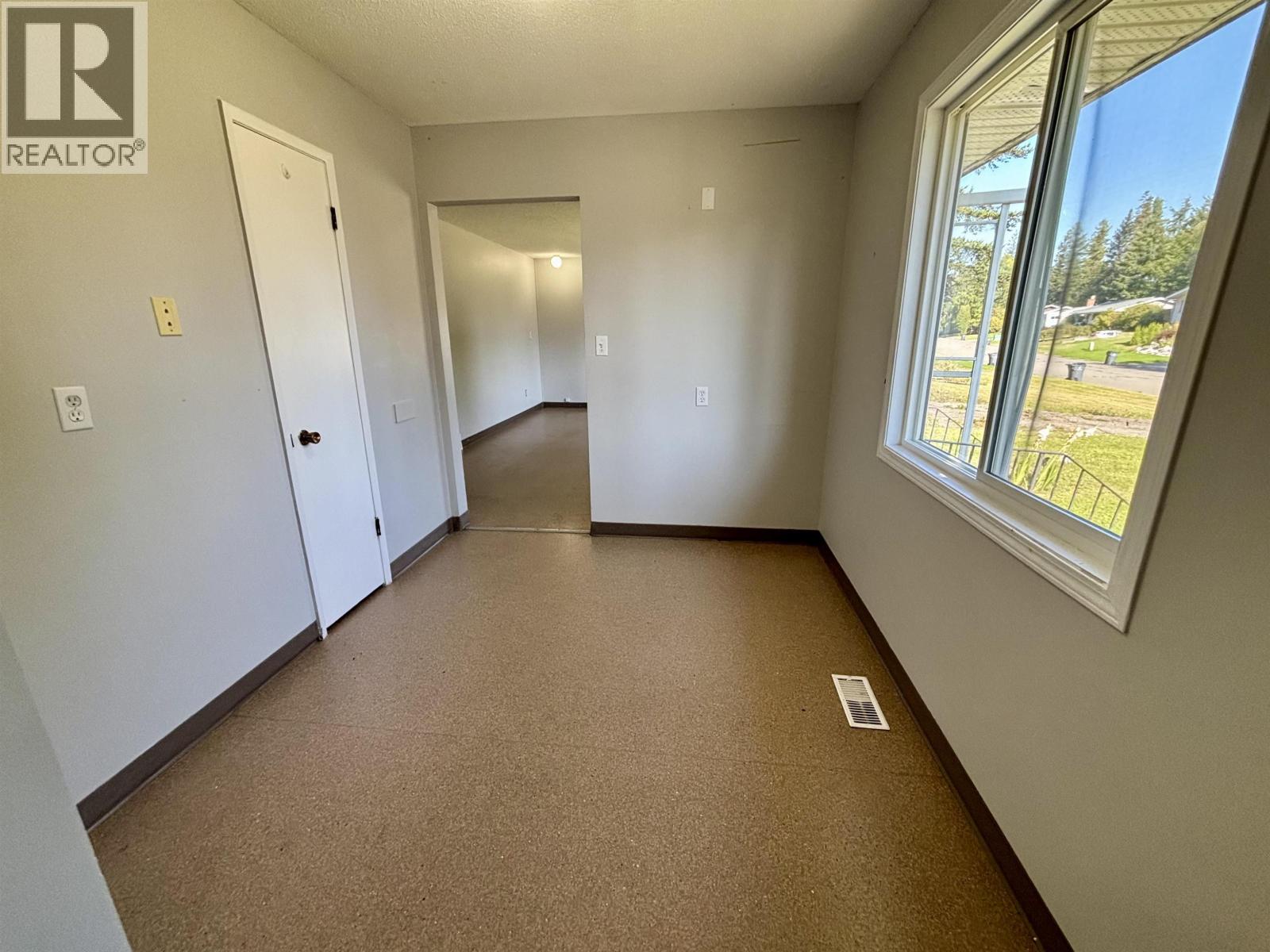 Photo 3 of 1585 Pearson Avenue, Prince George BC