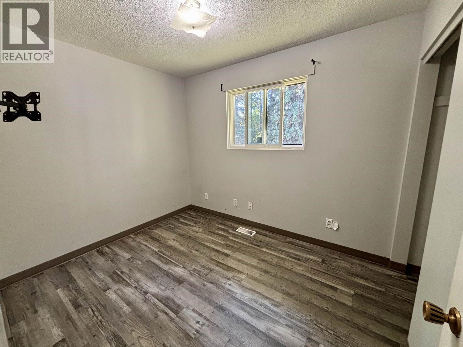 Photo 9 of 1585 Pearson Avenue, Prince George BC