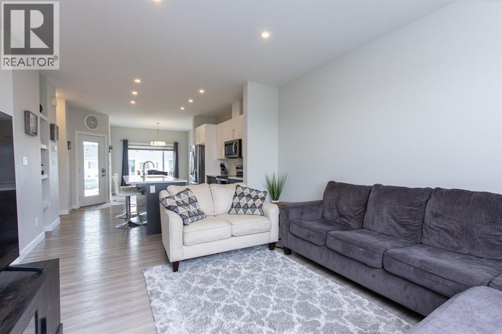 Single Family House Bi-level for Sale in  Ellington Crescent Evergreen Red Deer 