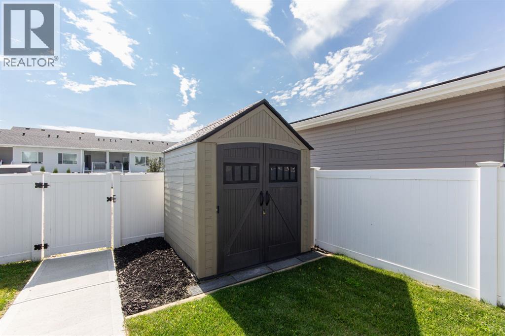 Single Family House Bi-level for Sale in  Ellington Crescent Evergreen Red Deer 