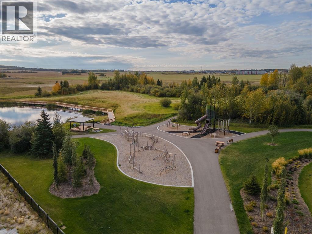 Single Family House Bi-level for Sale in  Ellington Crescent Evergreen Red Deer 
