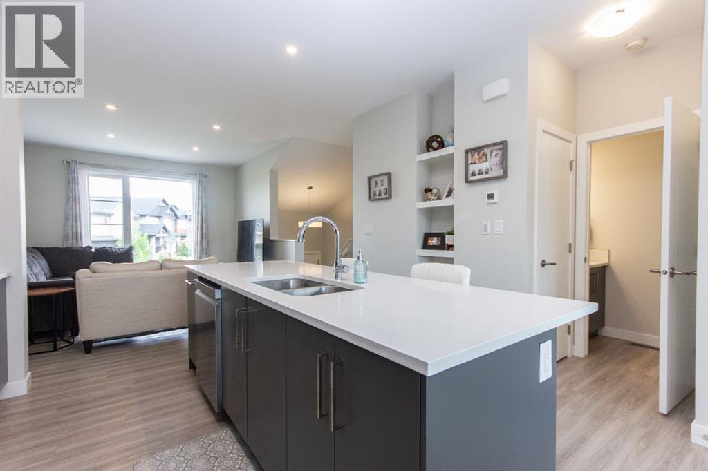 Single Family House Bi-level for Sale in  Ellington Crescent Evergreen Red Deer 