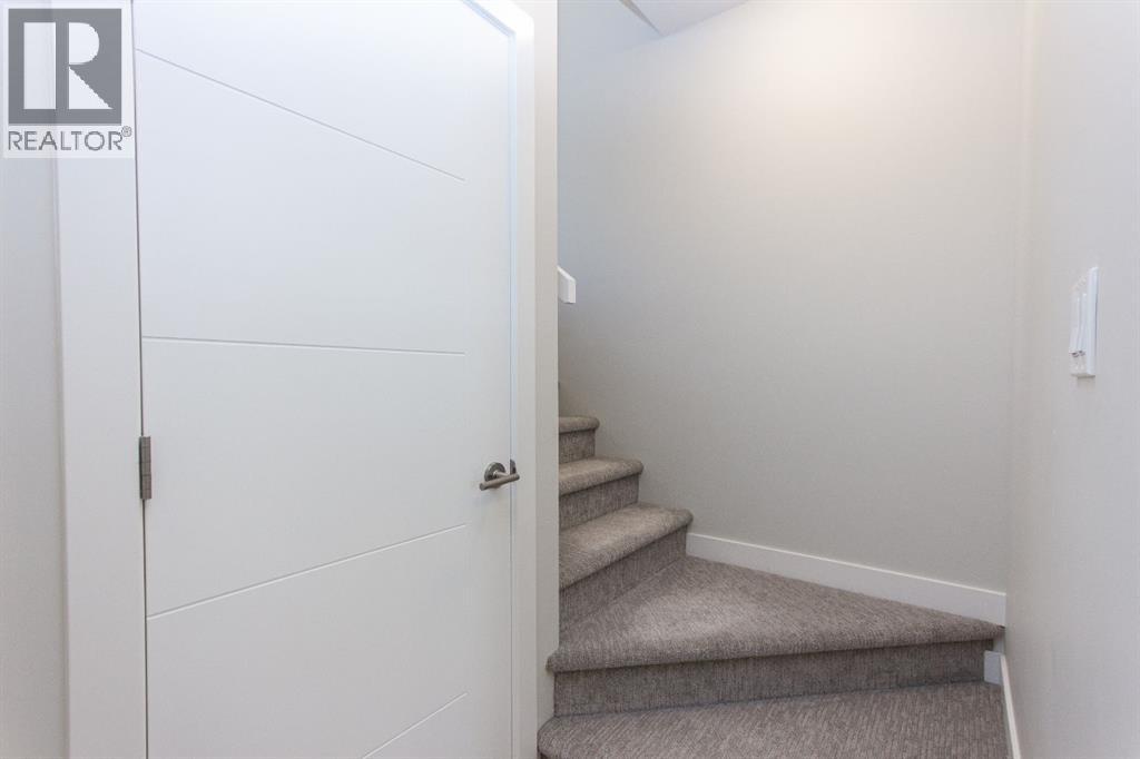 Single Family House Bi-level for Sale in  Ellington Crescent Evergreen Red Deer 