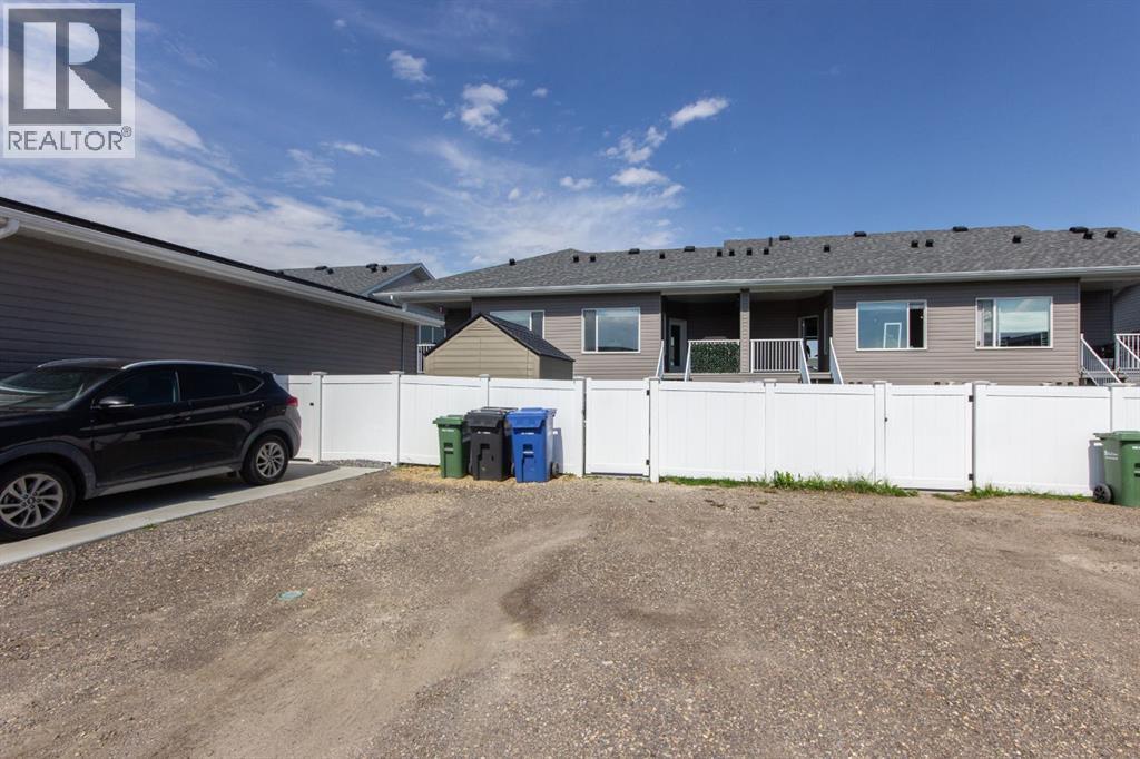 Single Family House Bi-level for Sale in  Ellington Crescent Evergreen Red Deer 