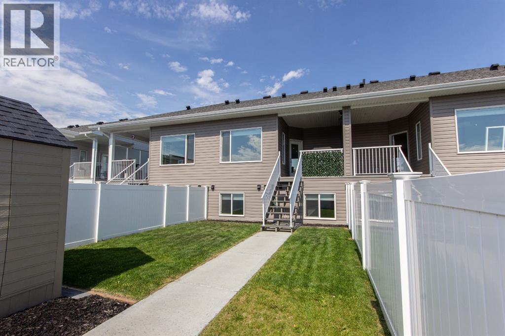 Single Family House Bi-level for Sale in  Ellington Crescent Evergreen Red Deer 