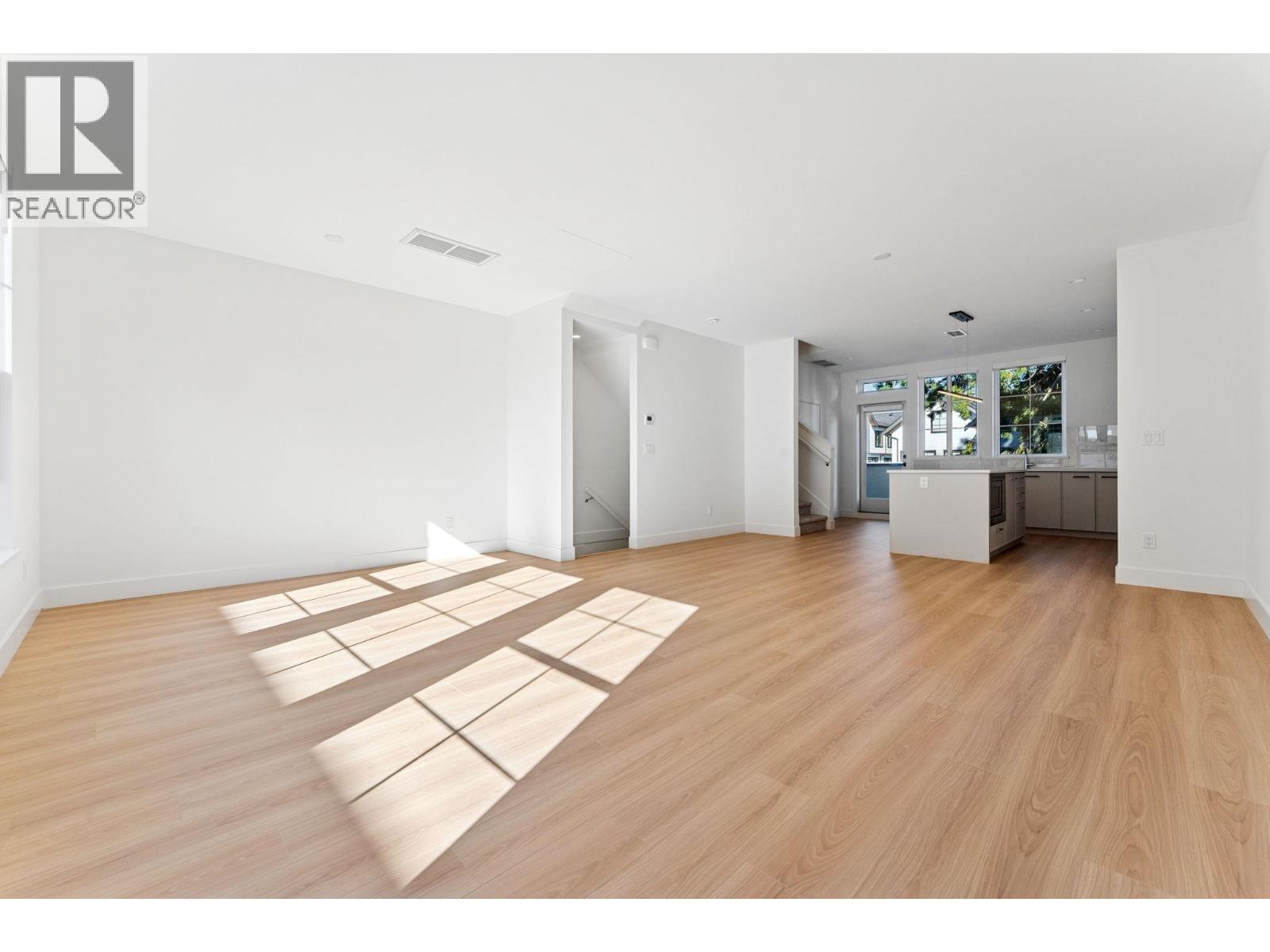 Photo 6 of 13 10188 No 1 Road, Richmond BC