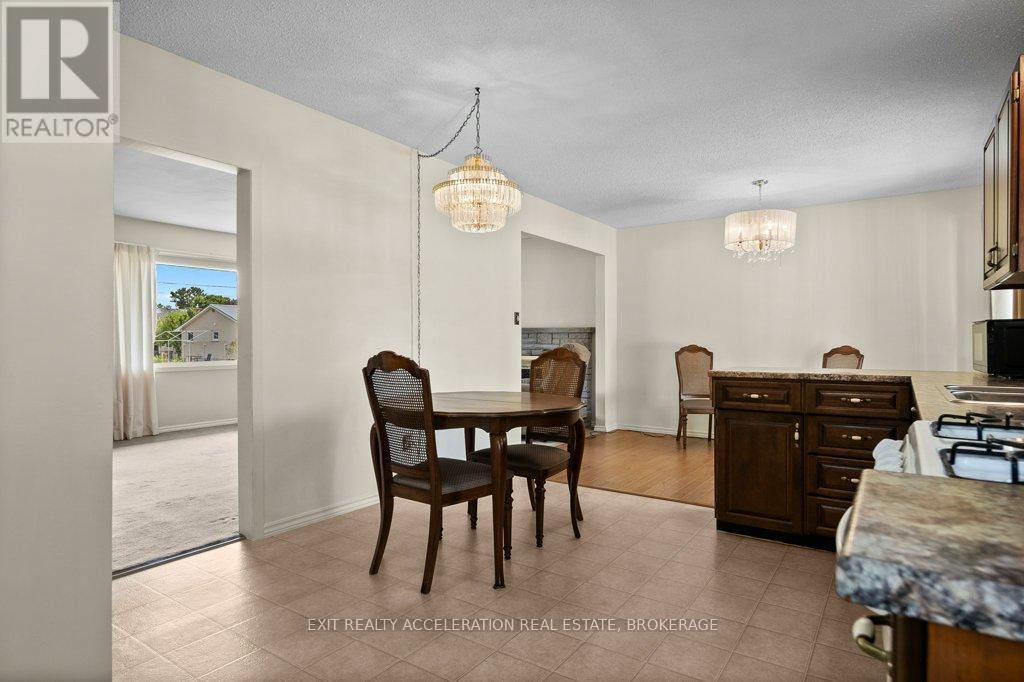 Photo 13 of 28 Sunset Crescent, Greater Napanee ON