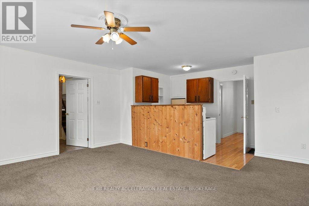 Photo 17 of 28 Sunset Crescent, Greater Napanee ON