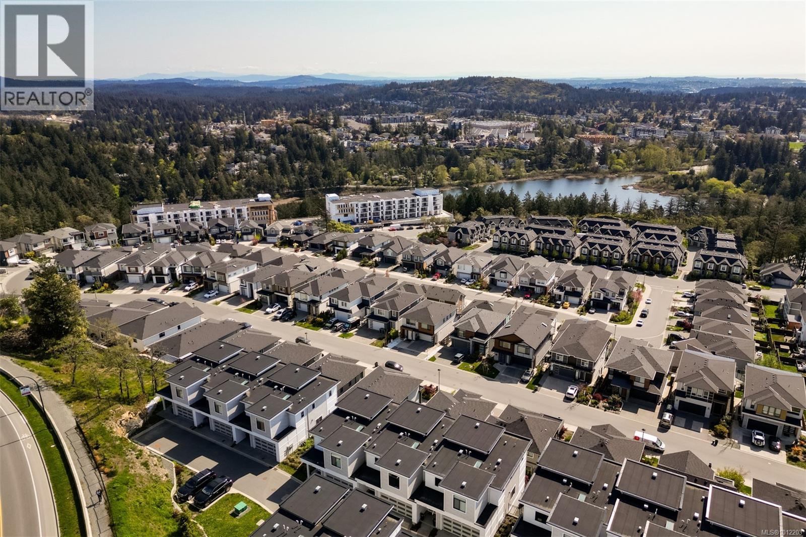 Photo 2 of 1122 Olivine Mews, Langford BC