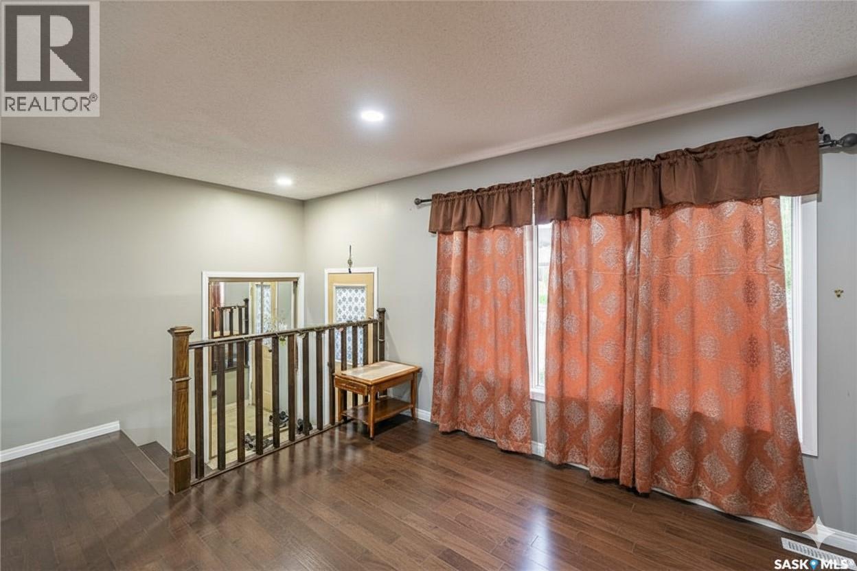 Photo 2 of 3158 Salterio Crescent, Regina SK