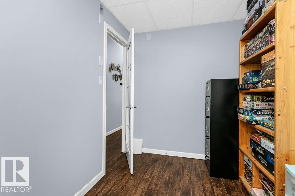 Photo 23 of 119 2503 Hanna Cr Nw, Edmonton AB