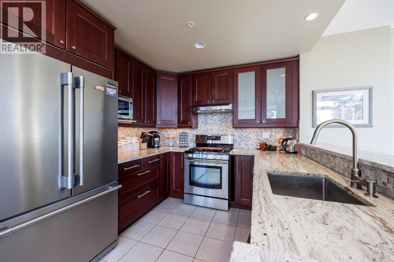 Photo 7 of 301 120 W 16th Street, North Vancouver BC