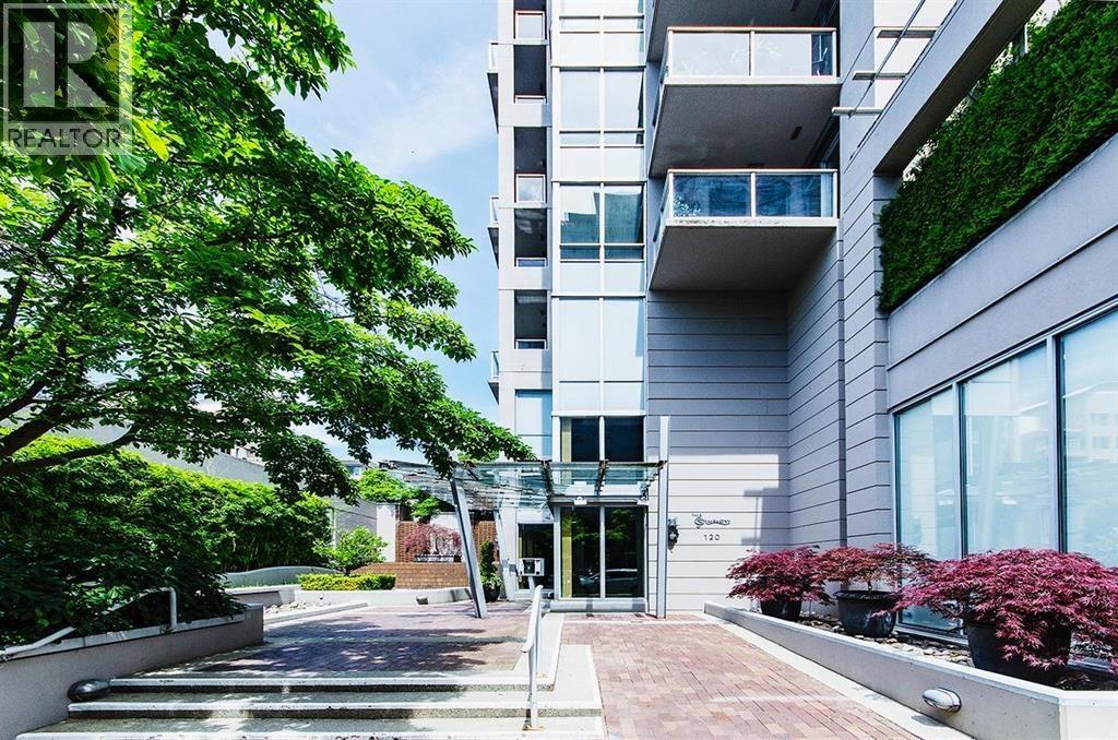 Photo 1 of 301 120 W 16th Street, North Vancouver BC