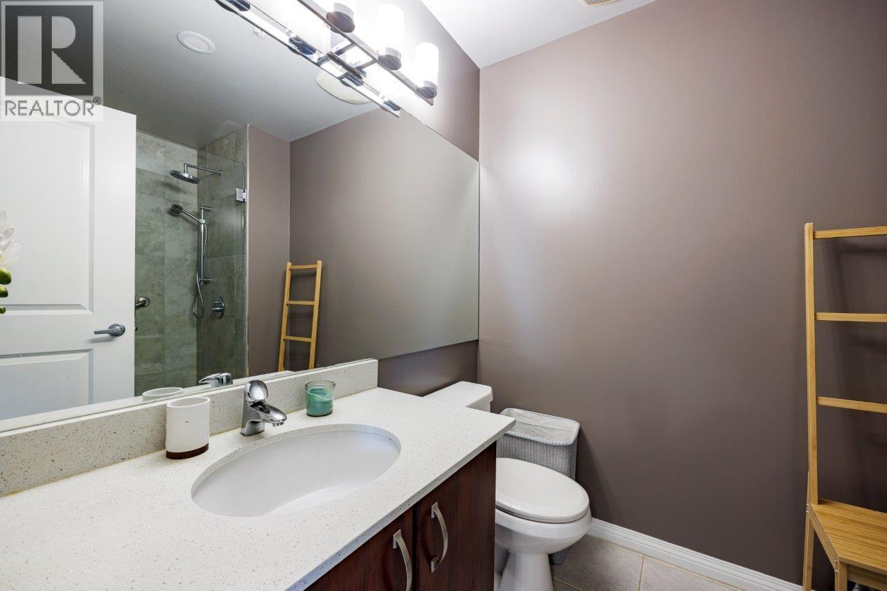 Photo 16 of 301 120 W 16th Street, North Vancouver BC