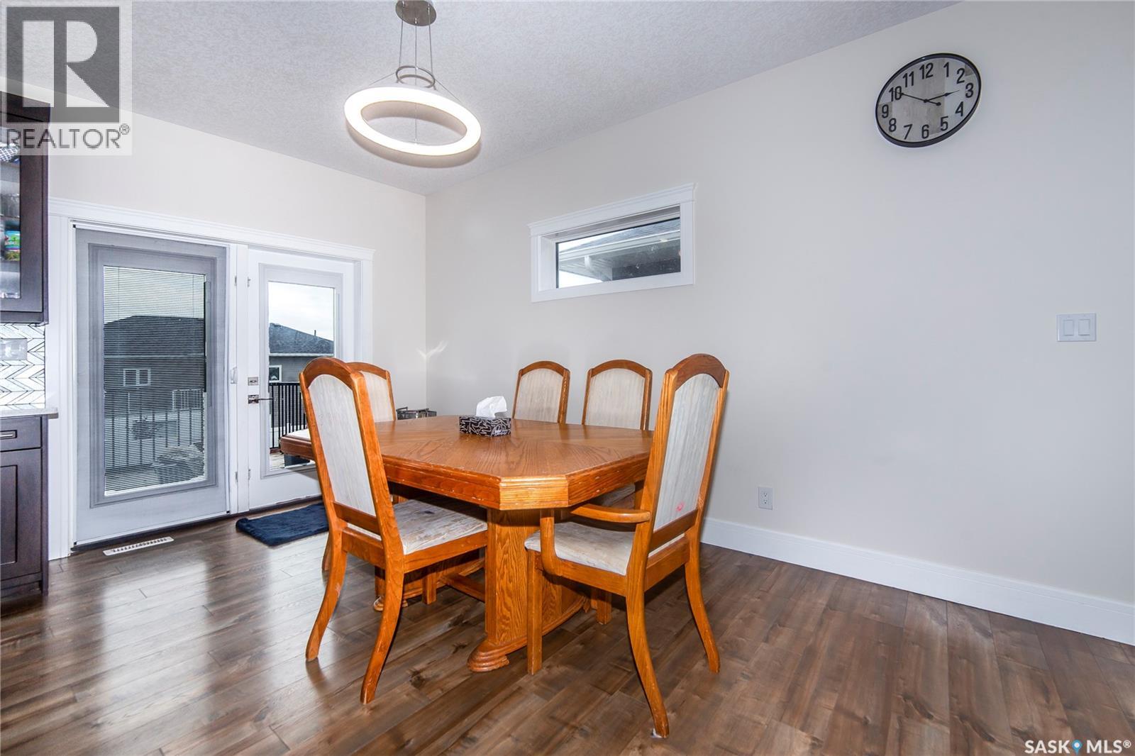 Photo 10 of 211 Settler Crescent, Warman SK
