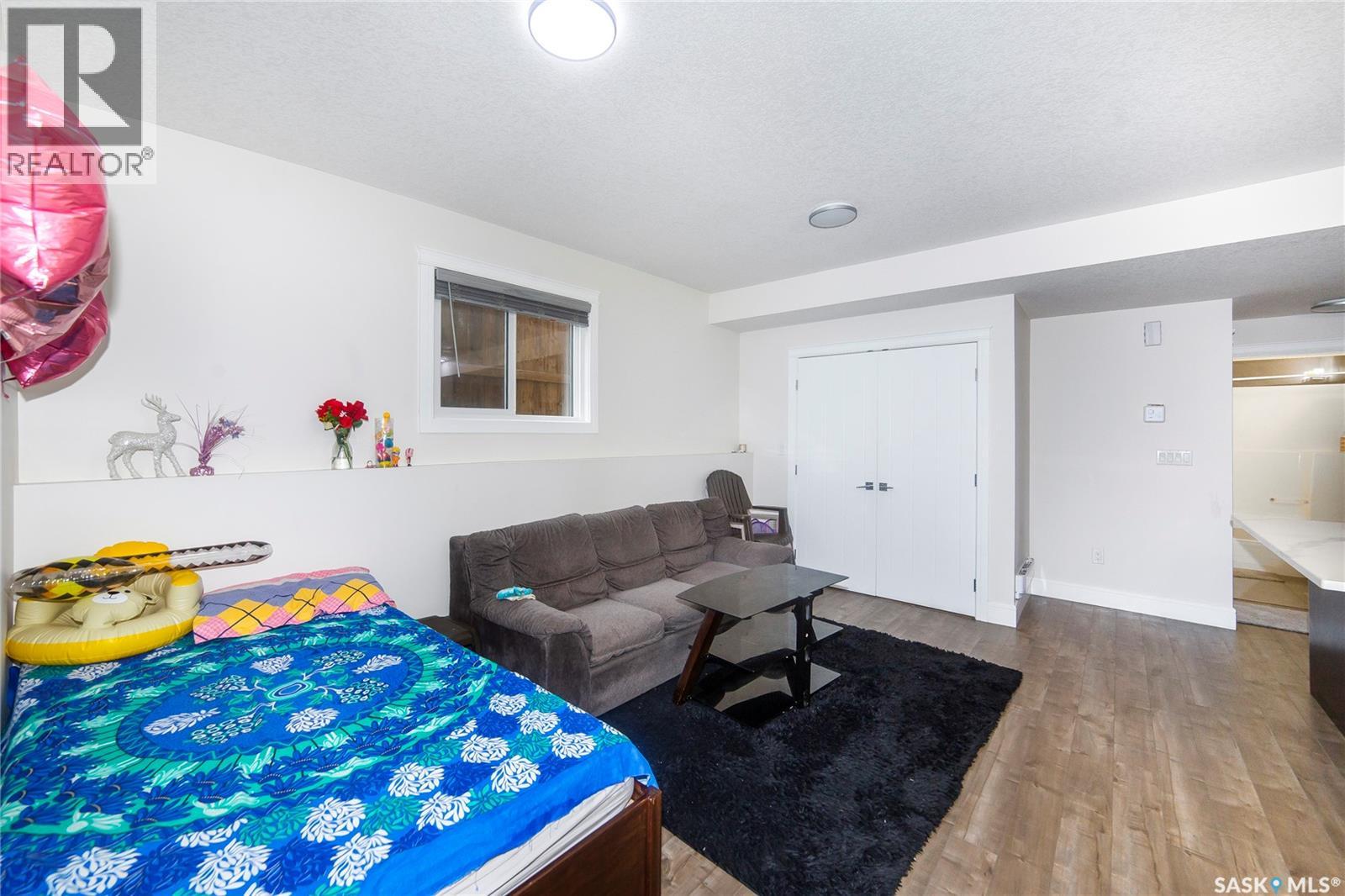 Photo 32 of 211 Settler Crescent, Warman SK