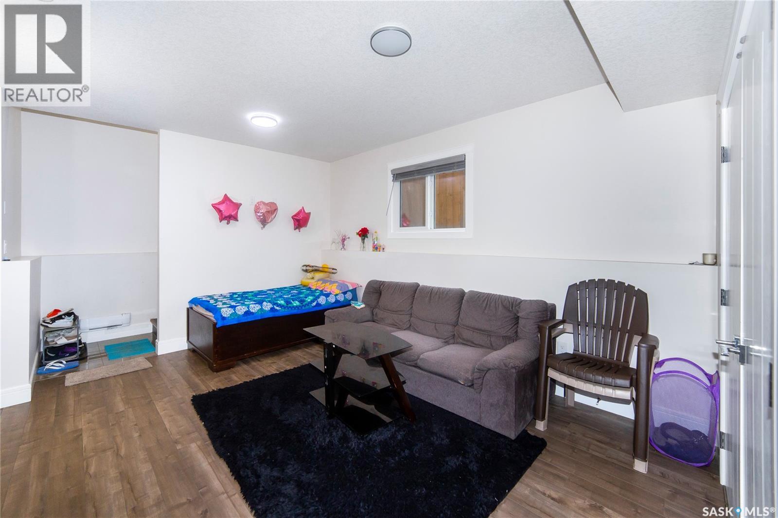 Photo 33 of 211 Settler Crescent, Warman SK