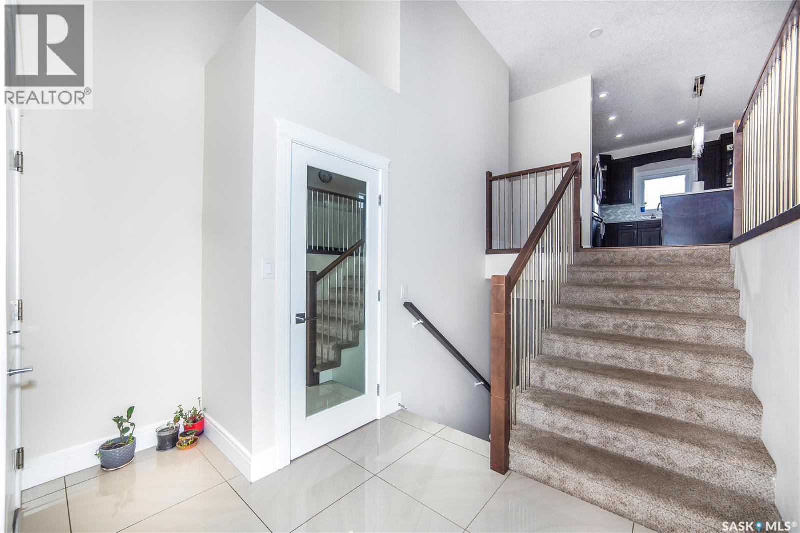 Photo 5 of 211 Settler Crescent, Warman SK