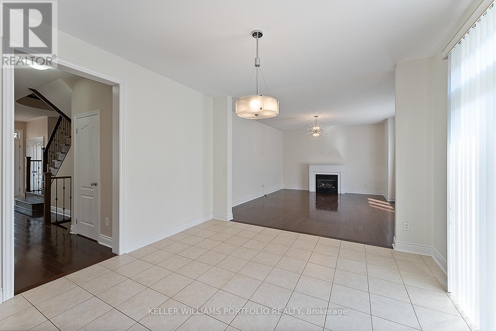 Photo 13 of 1096 Sherman Brock Circle, Newmarket ON