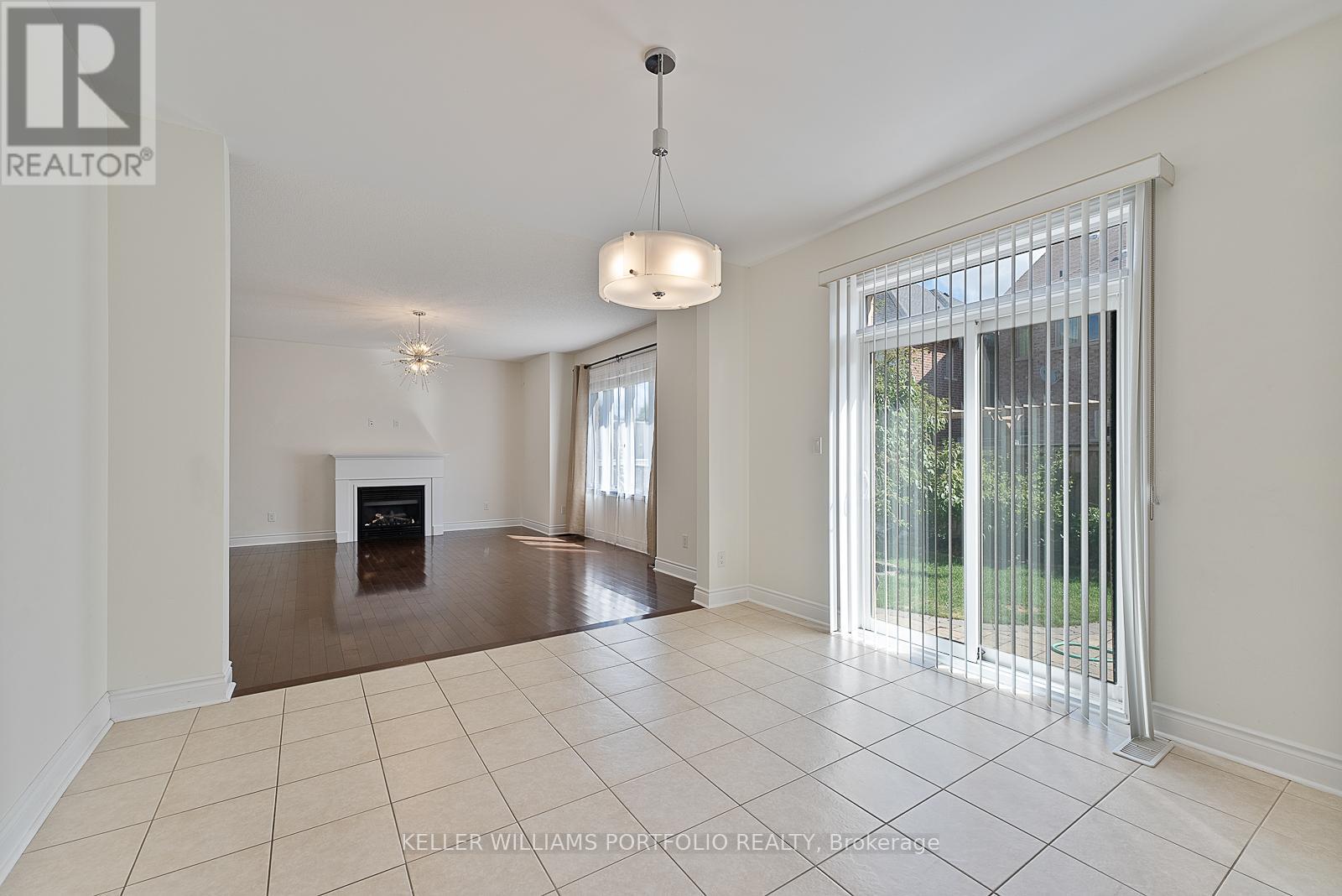 Photo 14 of 1096 Sherman Brock Circle, Newmarket ON