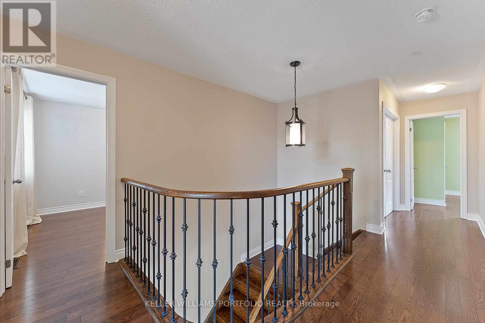 Photo 20 of 1096 Sherman Brock Circle, Newmarket ON