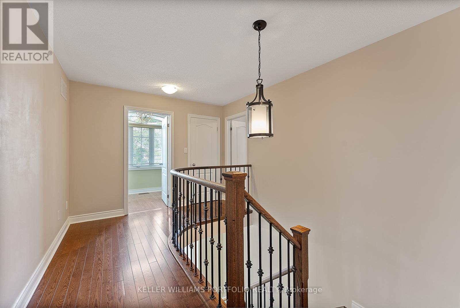 Photo 21 of 1096 Sherman Brock Circle, Newmarket ON