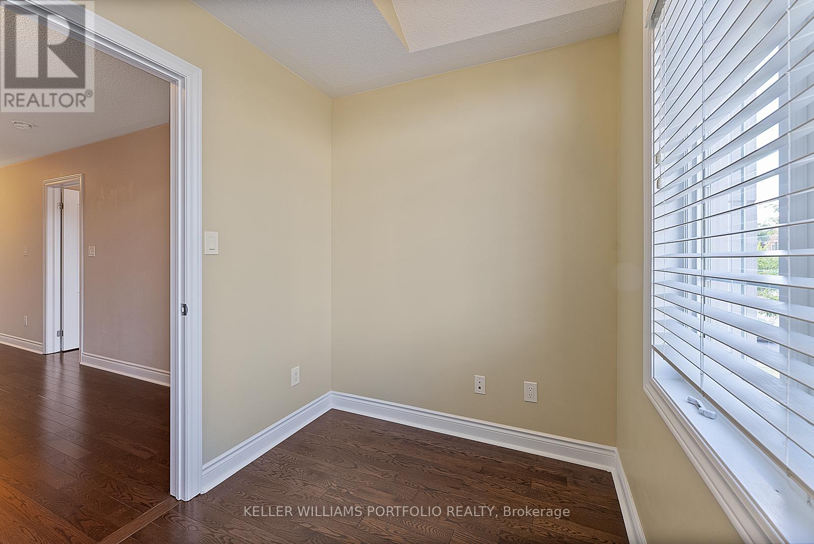 Photo 40 of 1096 Sherman Brock Circle, Newmarket ON