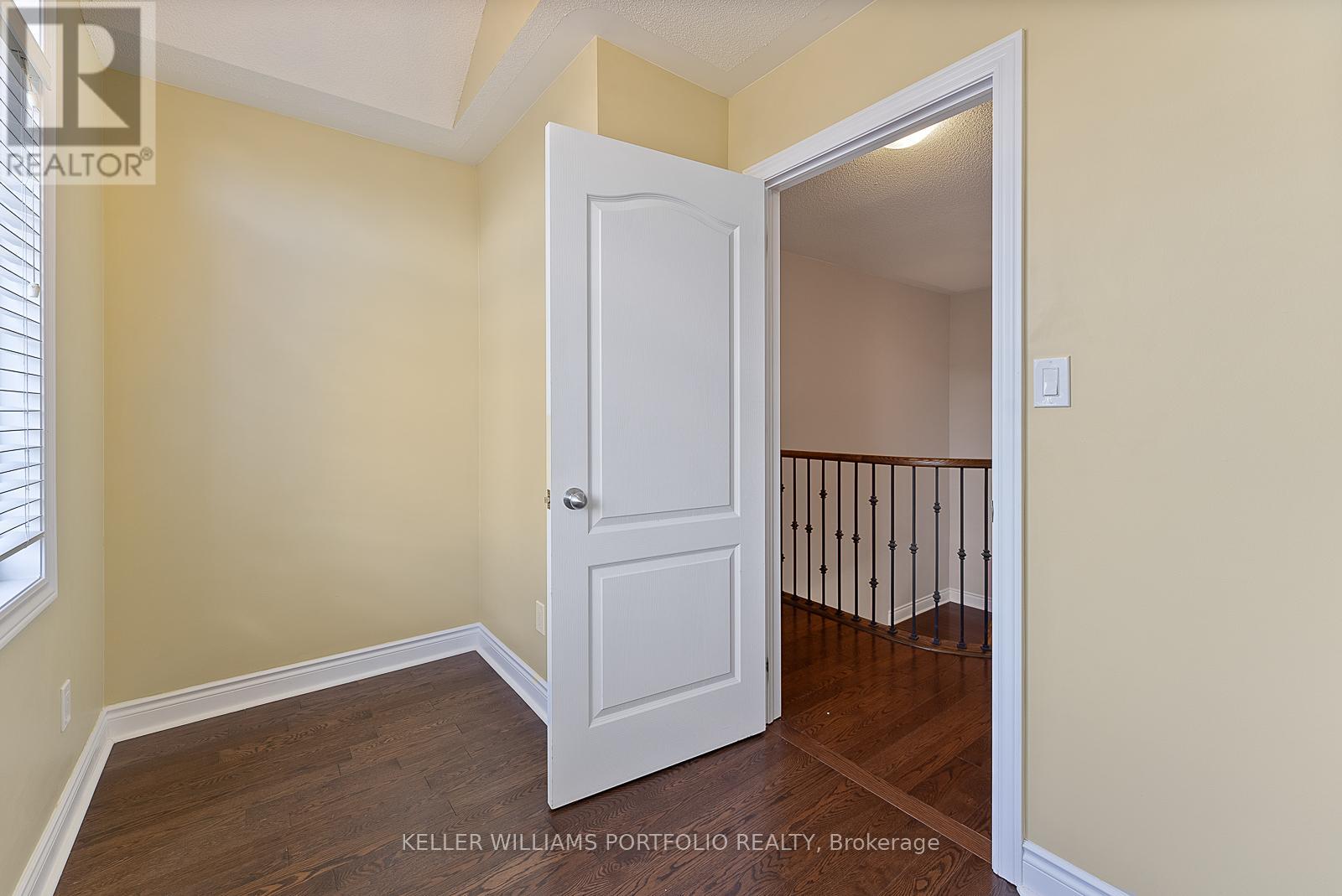Photo 41 of 1096 Sherman Brock Circle, Newmarket ON