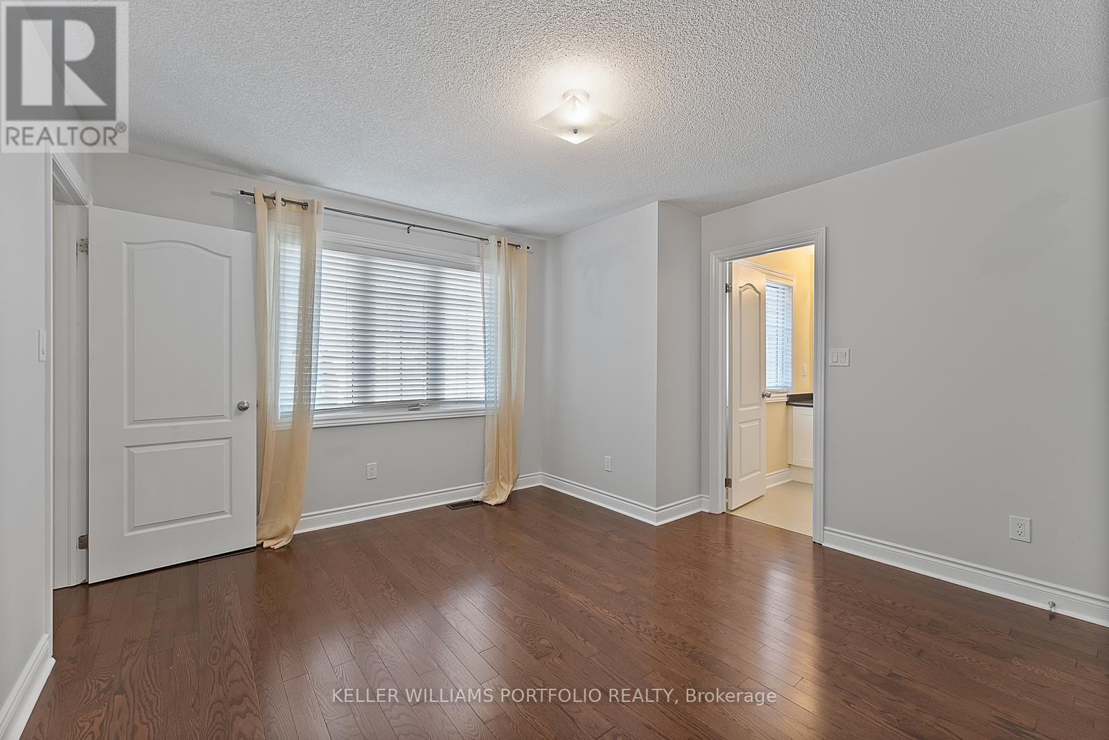 Photo 43 of 1096 Sherman Brock Circle, Newmarket ON