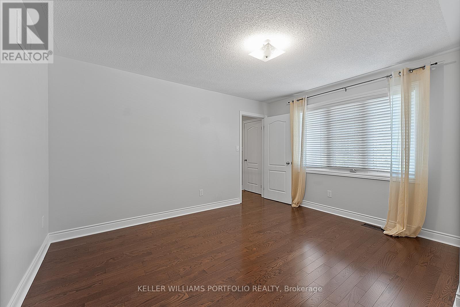 Photo 44 of 1096 Sherman Brock Circle, Newmarket ON