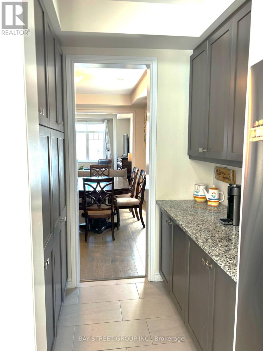 Photo 13 of 35 George Peach Avenue, Markham ON