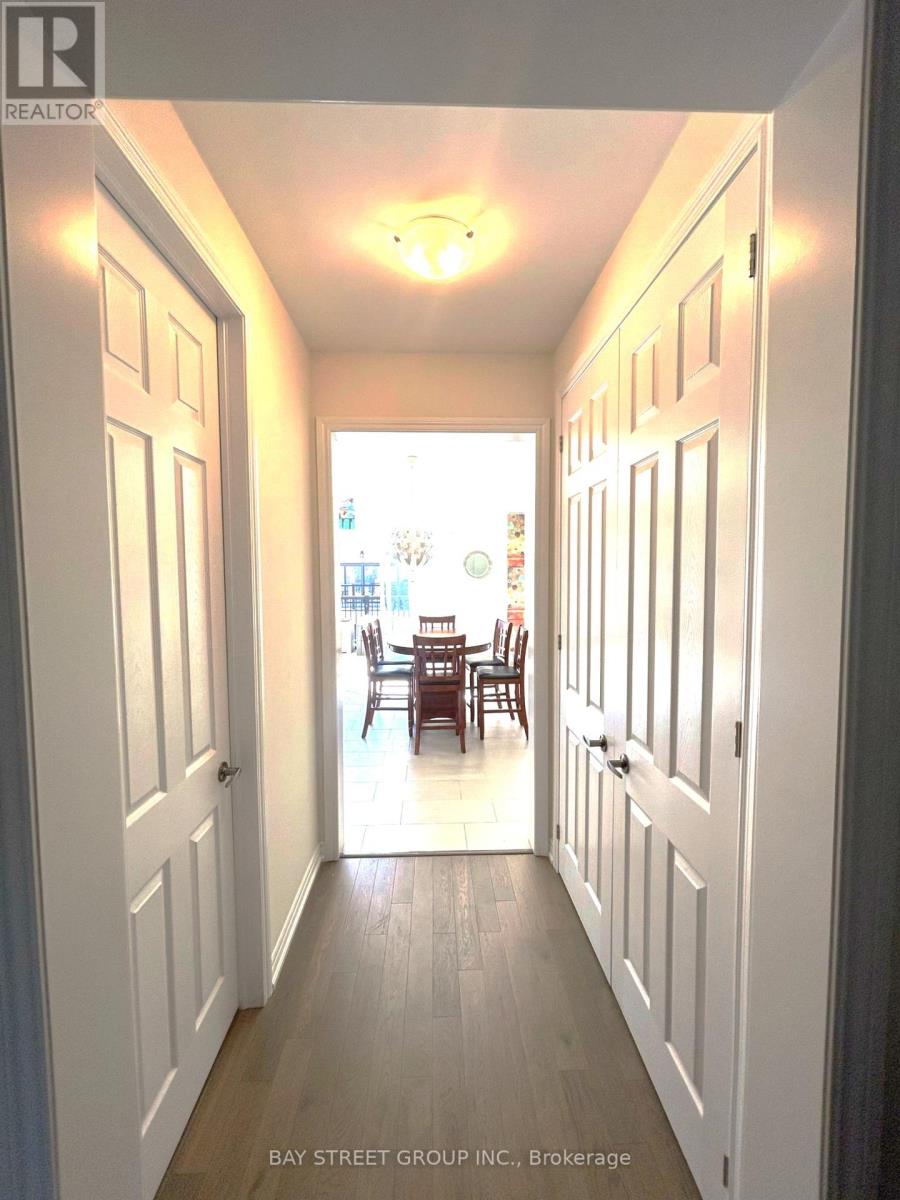Photo 17 of 35 George Peach Avenue, Markham ON