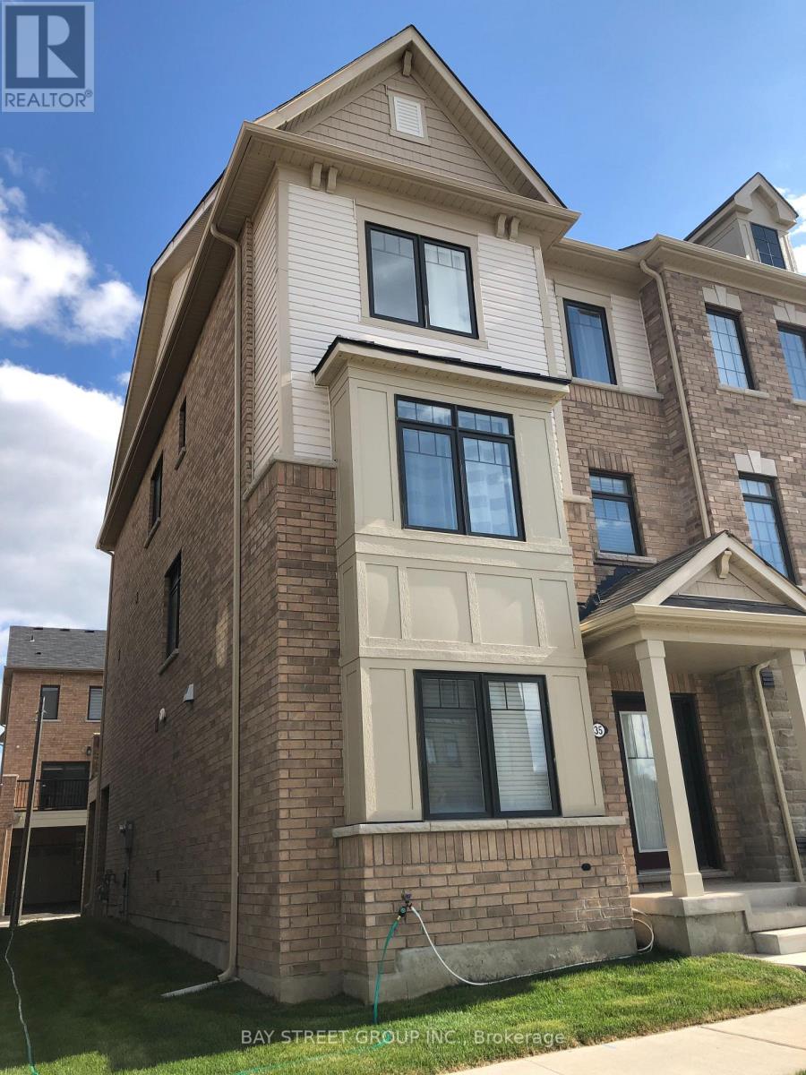 Photo 2 of 35 George Peach Avenue, Markham ON