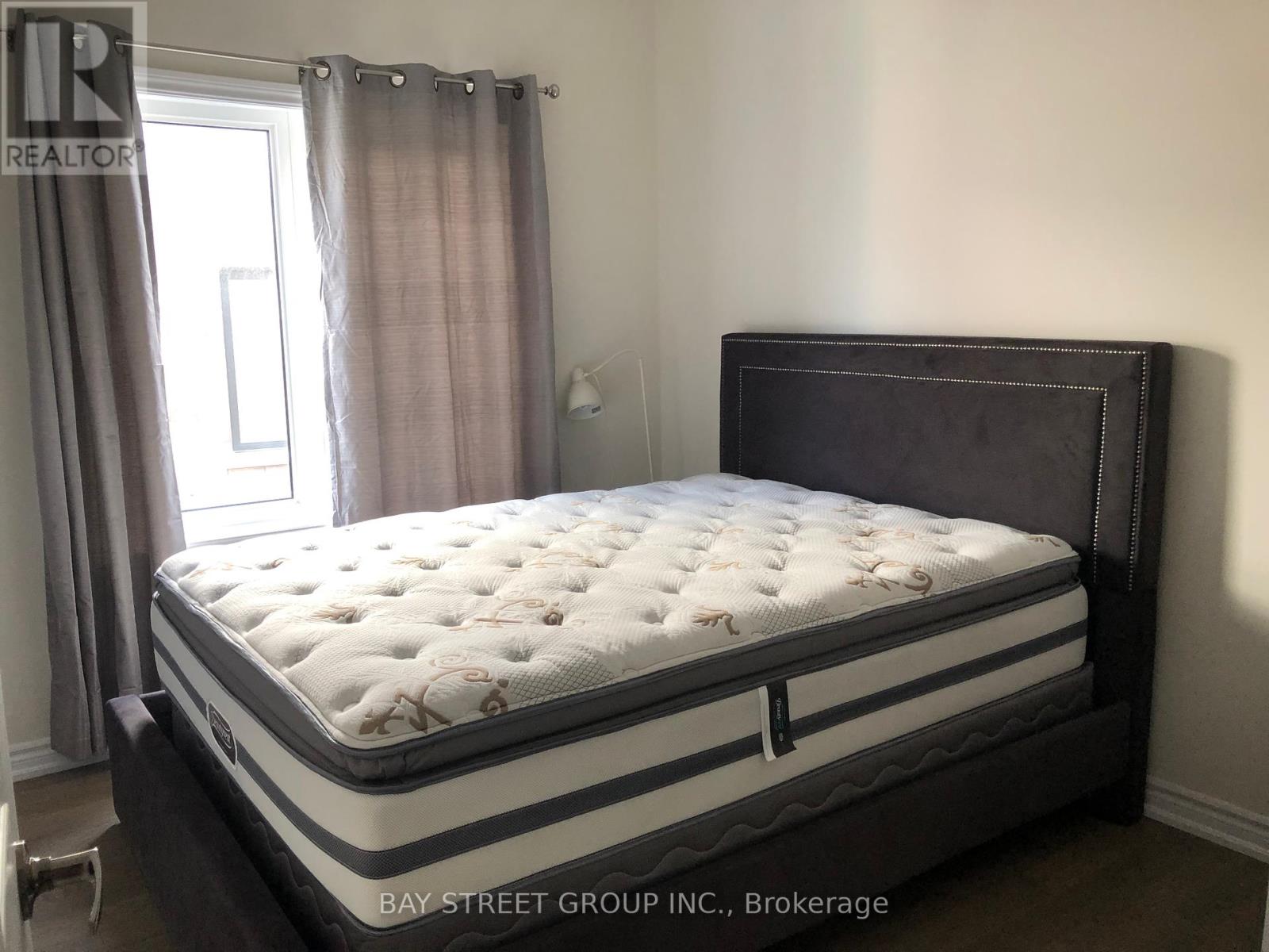 Photo 22 of 35 George Peach Avenue, Markham ON