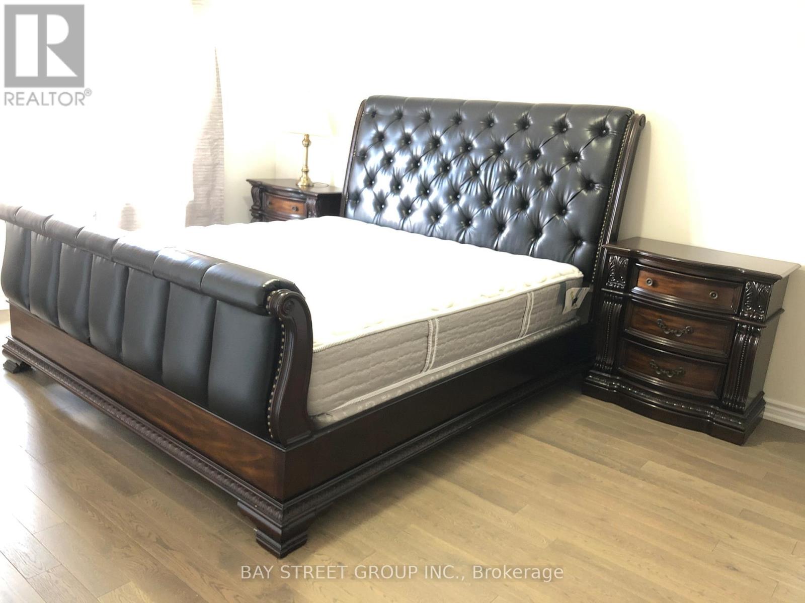 Photo 23 of 35 George Peach Avenue, Markham ON
