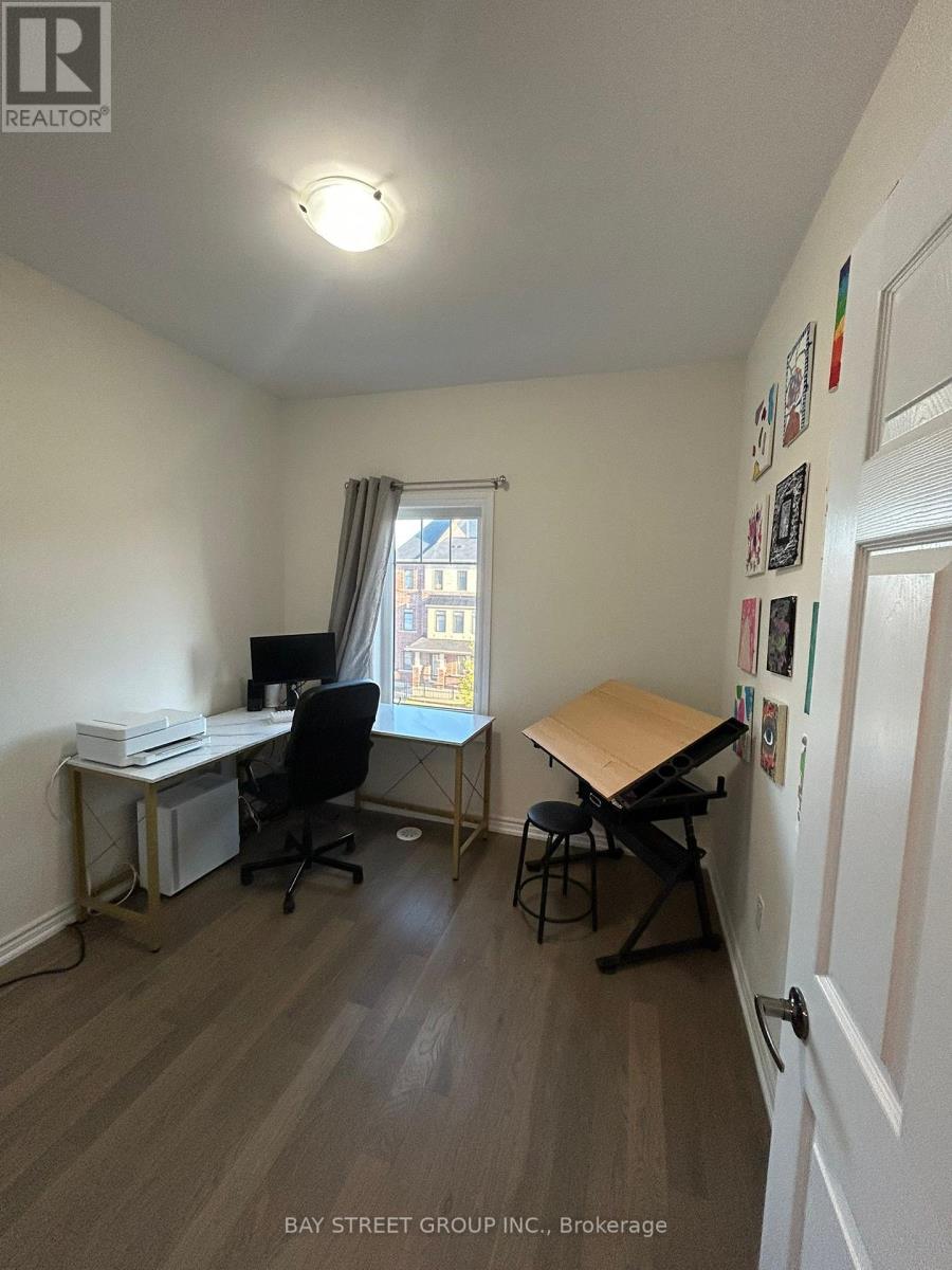 Photo 27 of 35 George Peach Avenue, Markham ON