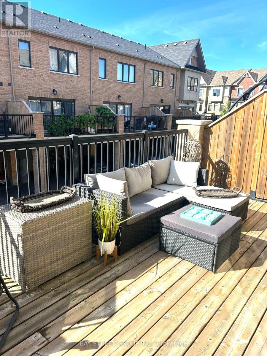 Photo 32 of 35 George Peach Avenue, Markham ON