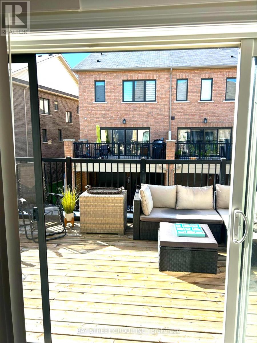 Photo 34 of 35 George Peach Avenue, Markham ON