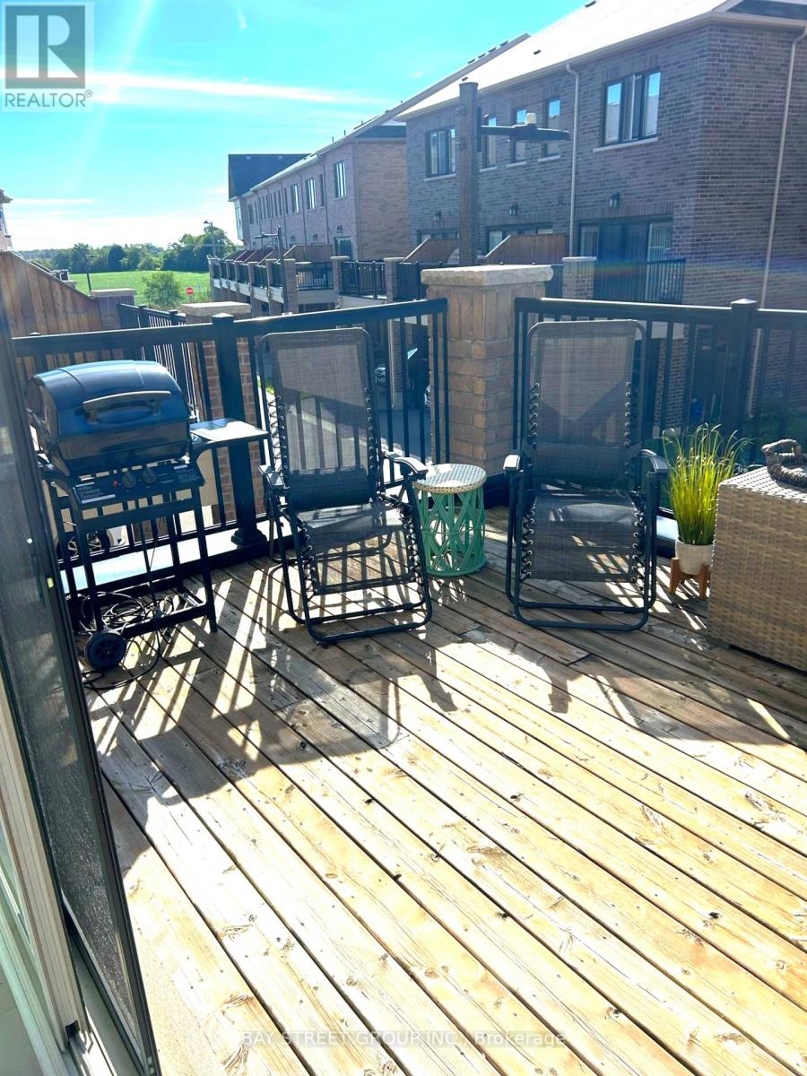 Photo 36 of 35 George Peach Avenue, Markham ON
