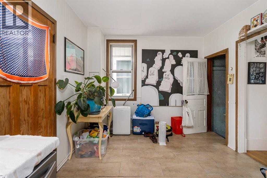 Photo 15 of 527 20 Avenue Sw, Calgary AB