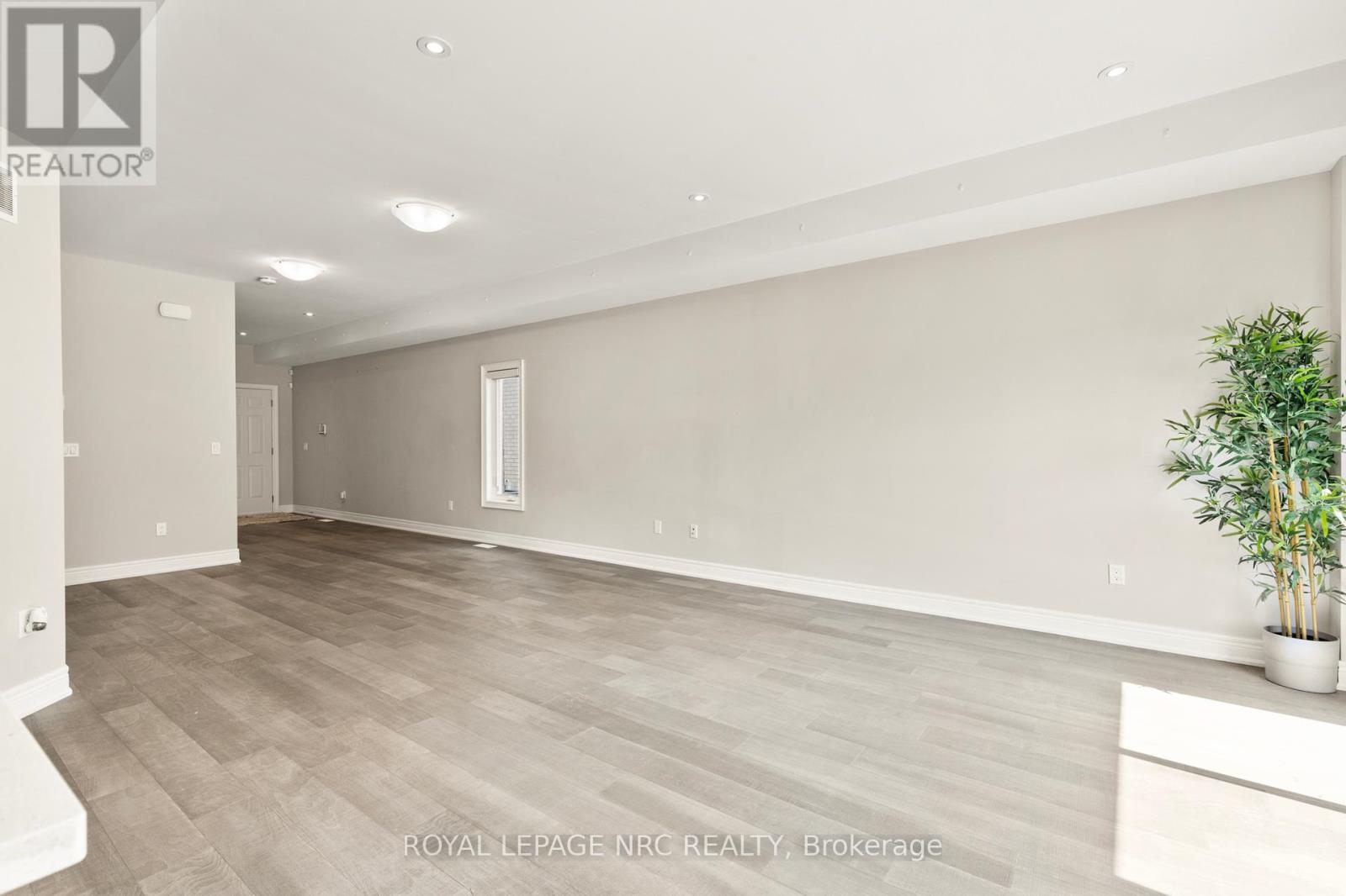 Photo 10 of 25 Autumn Avenue, Thorold ON