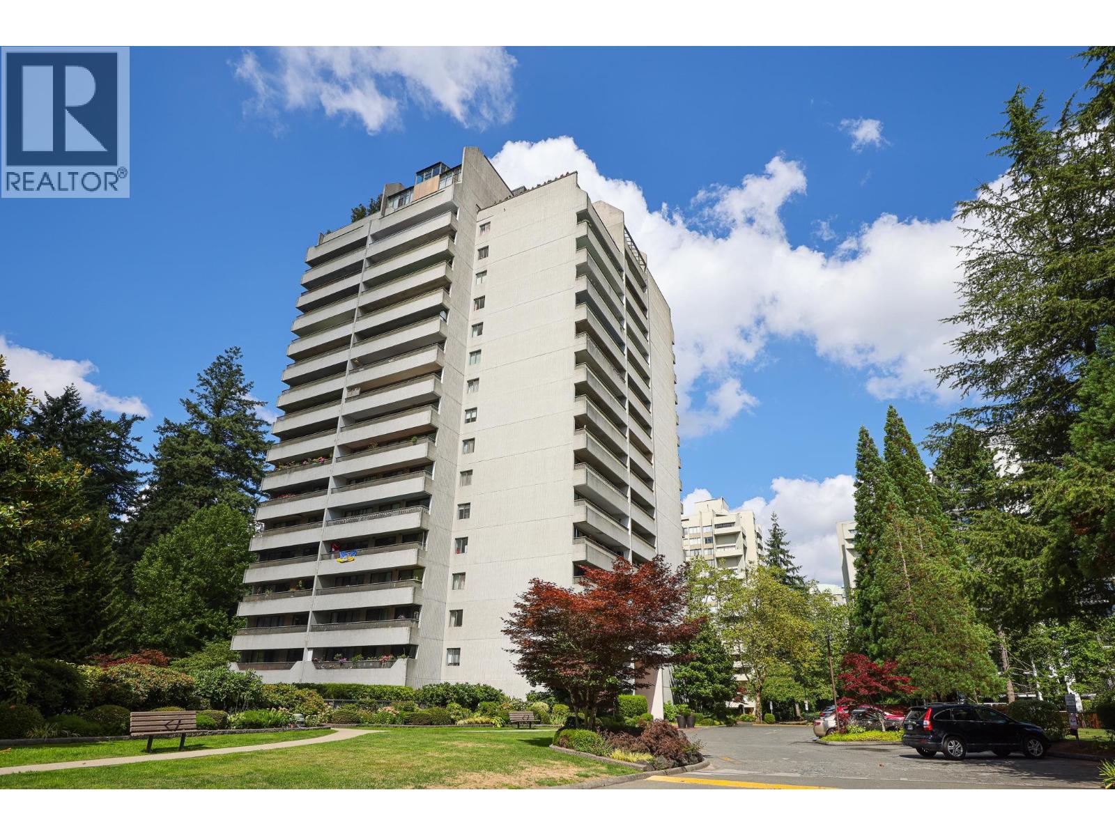 Photo 1 of 302 4134 Maywood Street, Burnaby BC