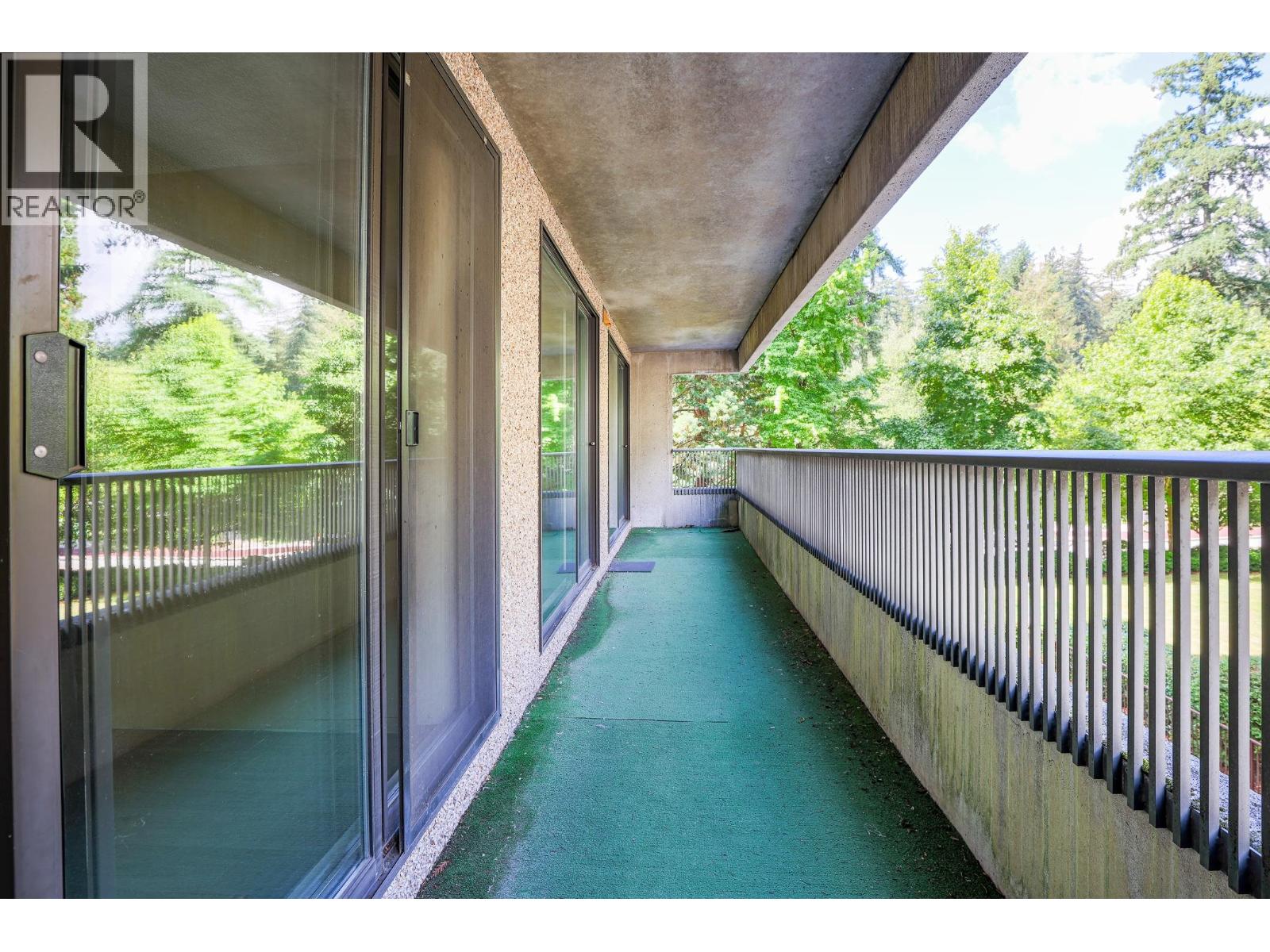 Photo 13 of 302 4134 Maywood Street, Burnaby BC