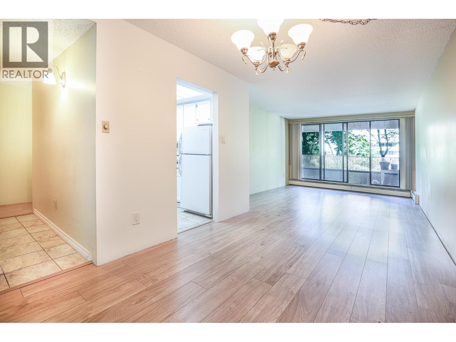Photo 2 of 302 4134 Maywood Street, Burnaby BC