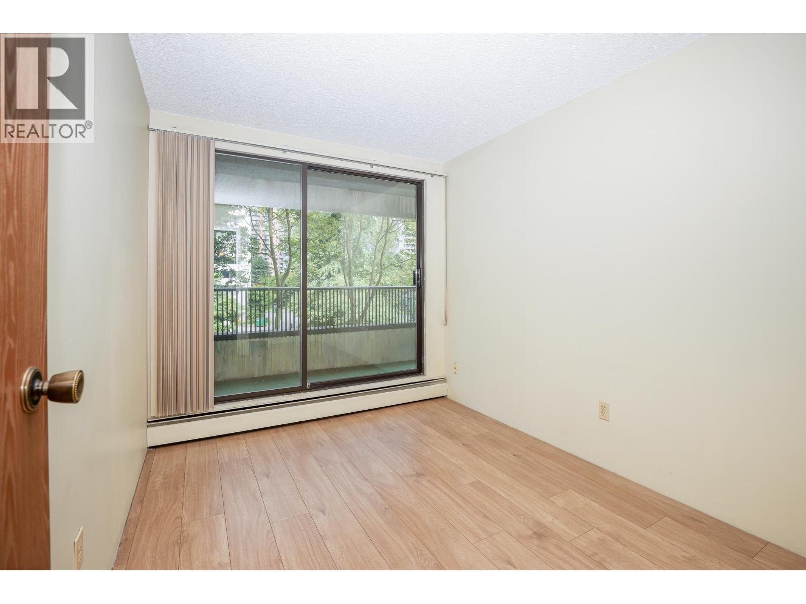 Photo 7 of 302 4134 Maywood Street, Burnaby BC