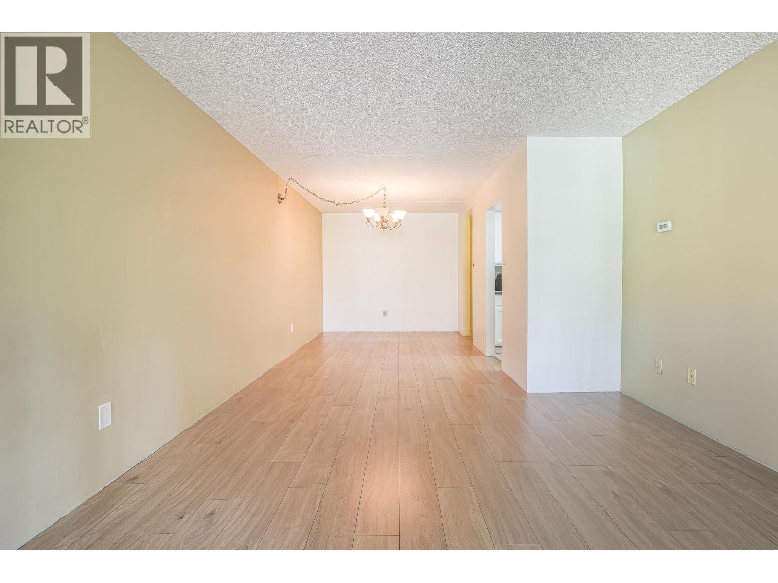 Photo 8 of 302 4134 Maywood Street, Burnaby BC