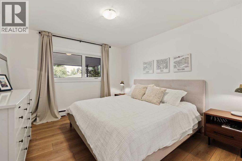 Photo 15 of 25 Kirby Place Sw, Calgary AB