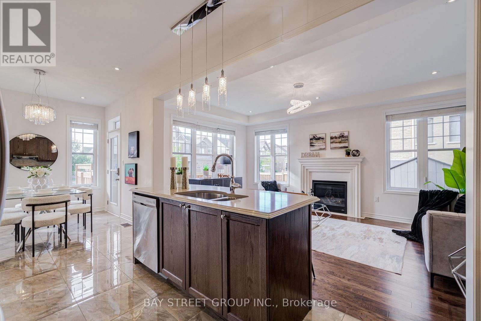 Photo 17 of 160 Westfield Drive, Whitby ON