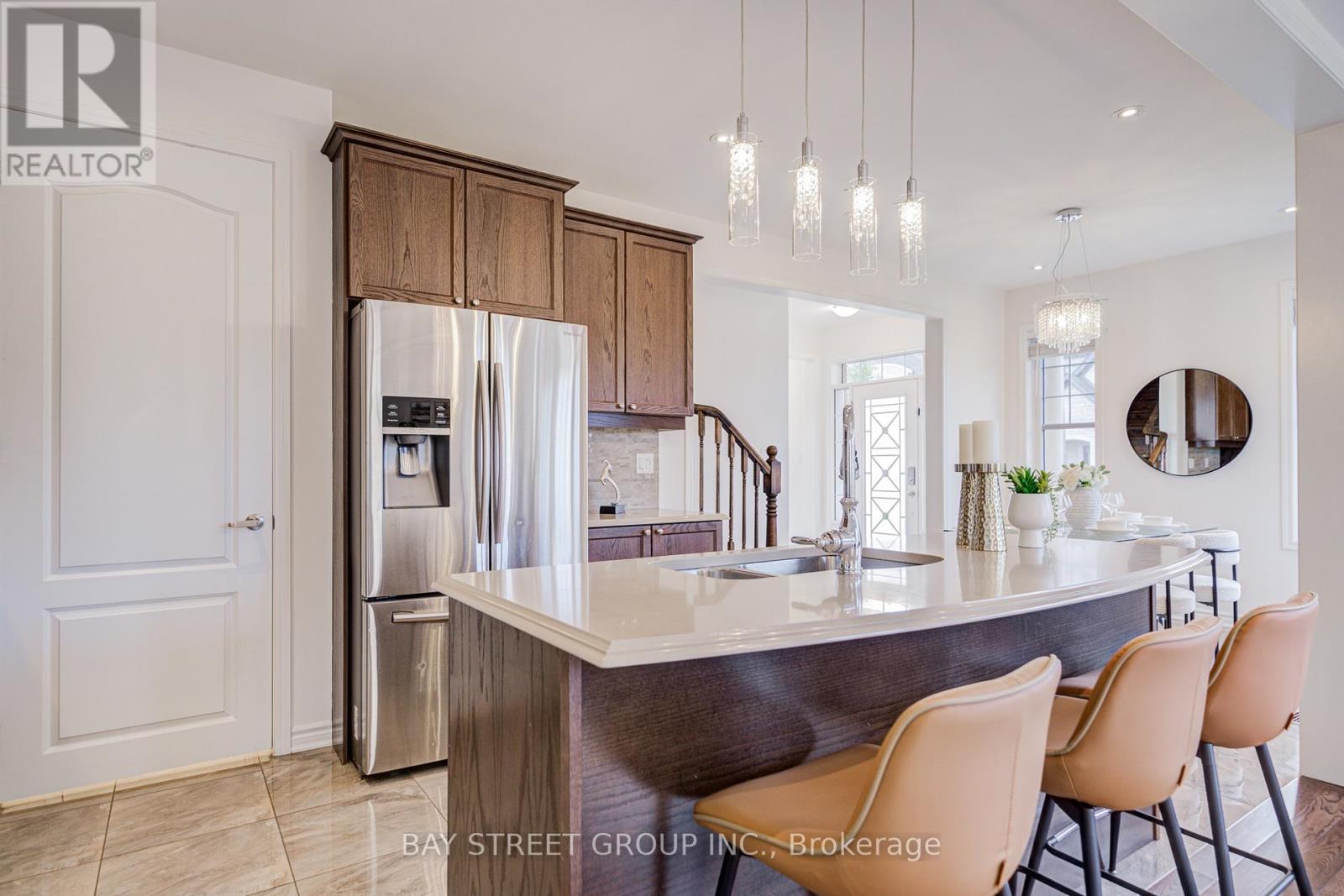 Photo 16 of 160 Westfield Drive, Whitby ON