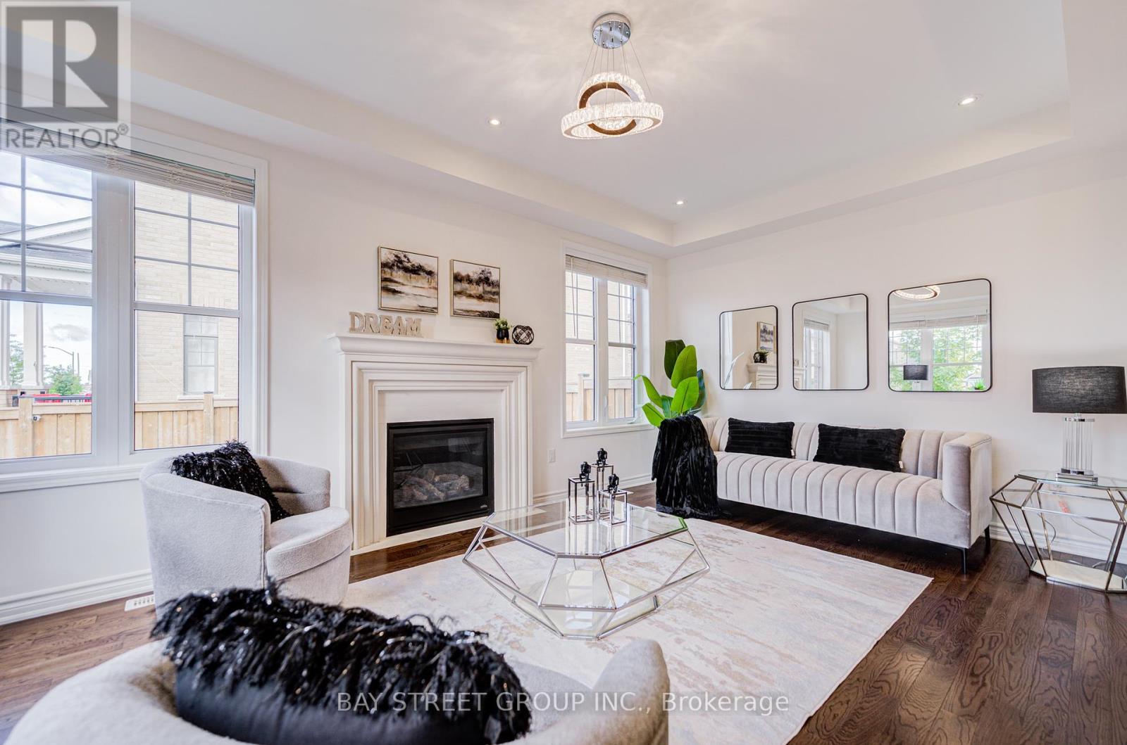 Photo 20 of 160 Westfield Drive, Whitby ON